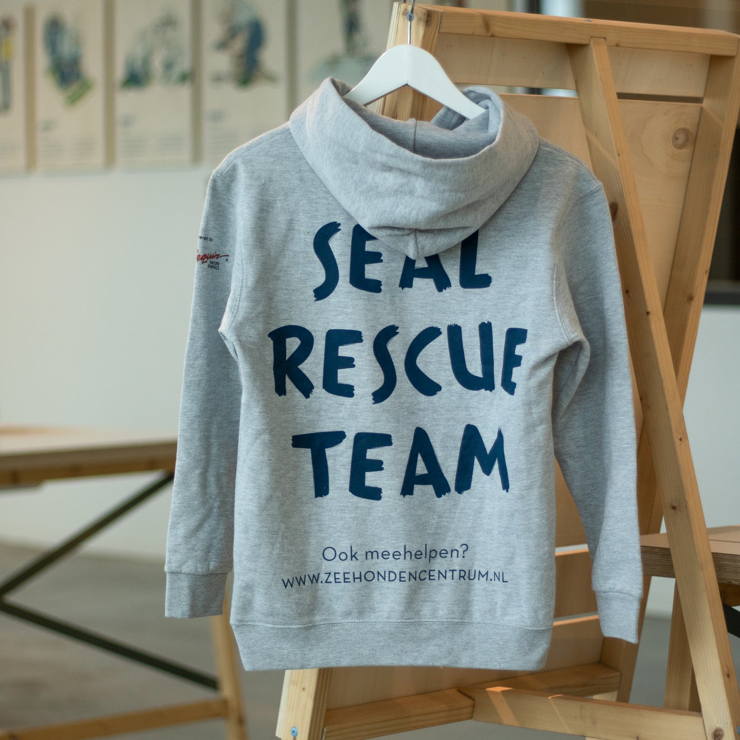 96. Grey hoodie from the Seal Rescue Team, EU size 152 (kids)