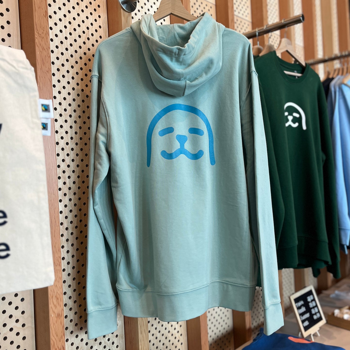 Mintgroene hoodie met zeehond