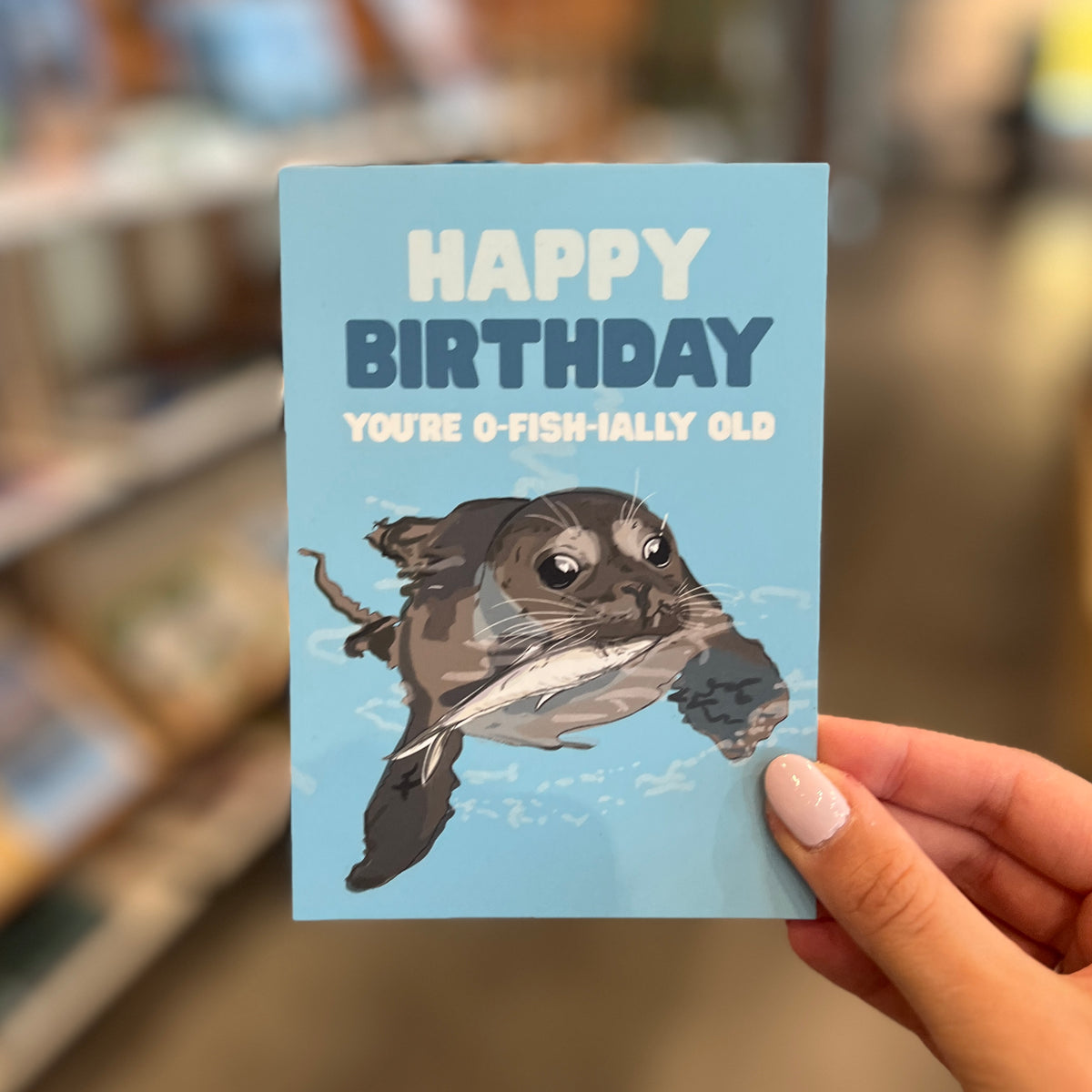 Wenskaart "You're o-fish-ially old"